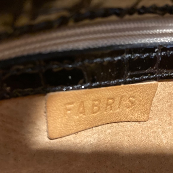 Italian embossed leather handbag.  NEVER USED.  Chocolate brown. - Picture 6 of 8